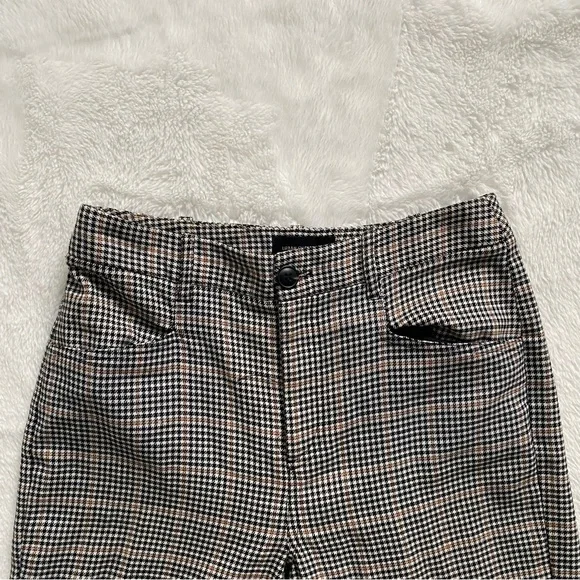URBAN OUTFITTERS | B&W plaid straight leg pants - Picture 3 of 6